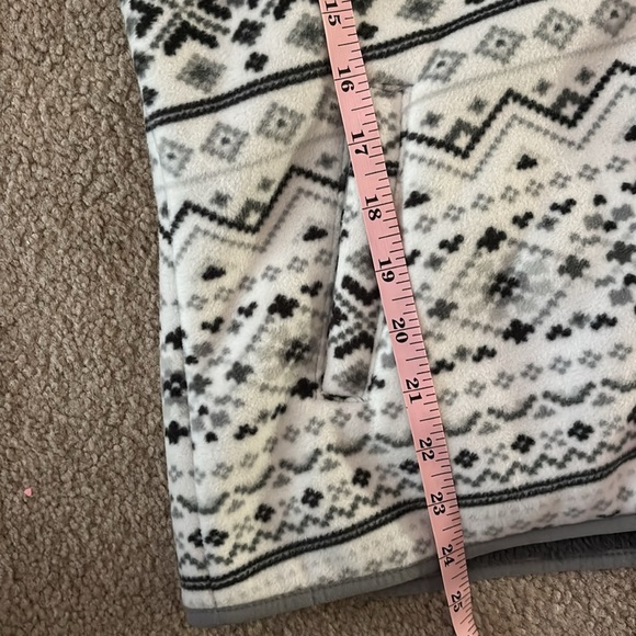 Karen Scott Patterned Fleece Vest size medium NWT - Picture 8 of 9